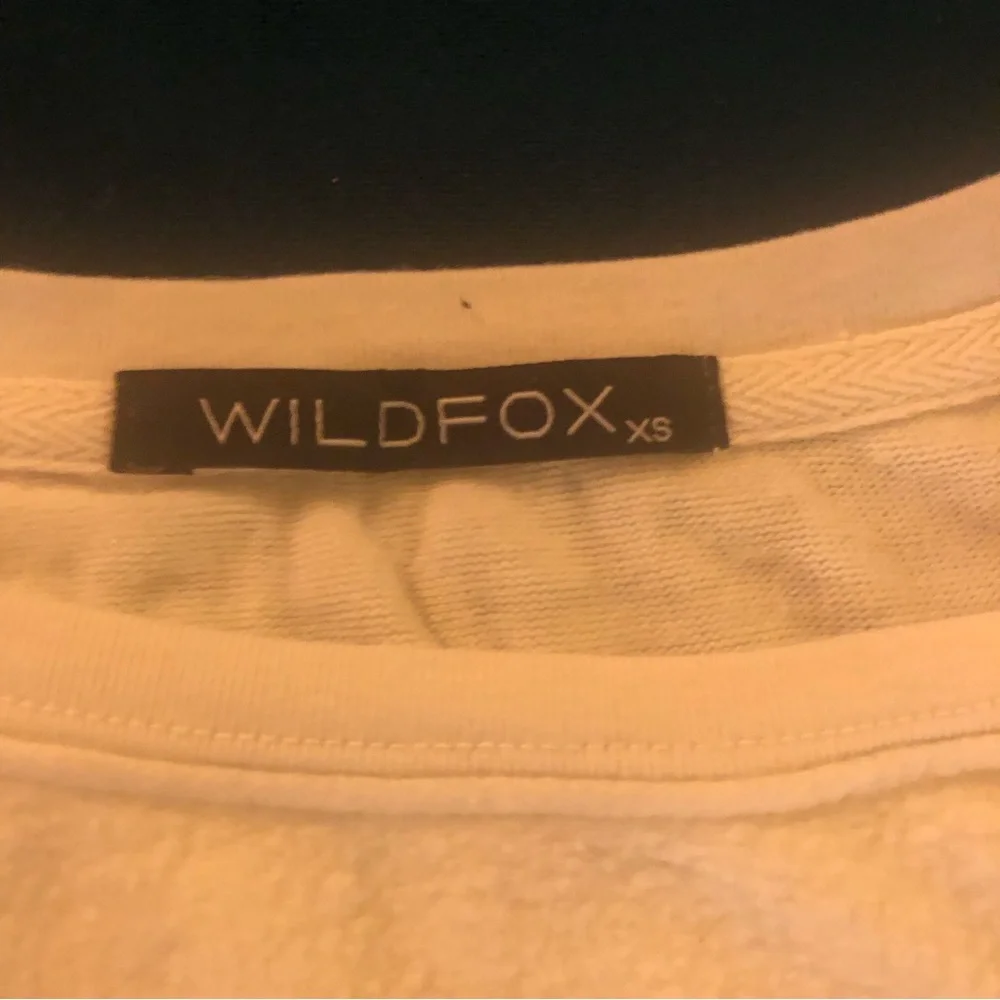 NEW $98 WILDFOX Dog Owners Better Lovers Sweatshirt in XS!